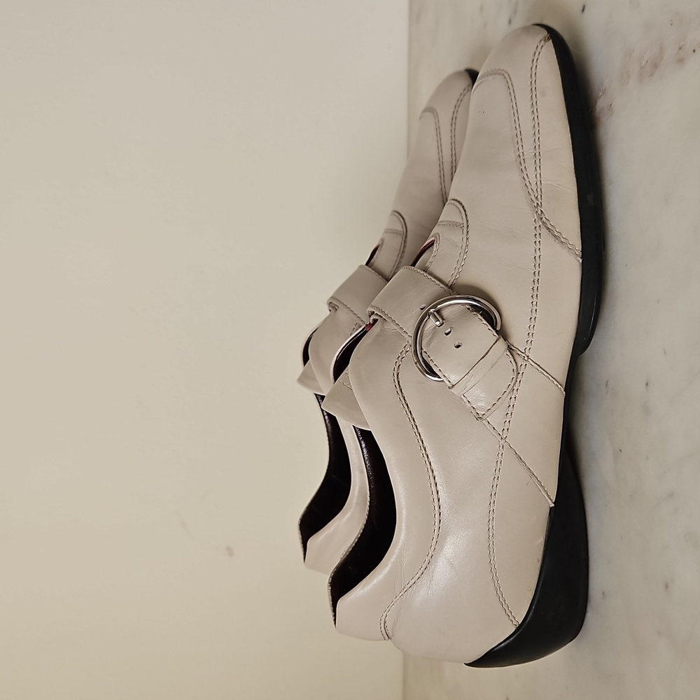 TOD'S: Taupe Leather Logo Shoes